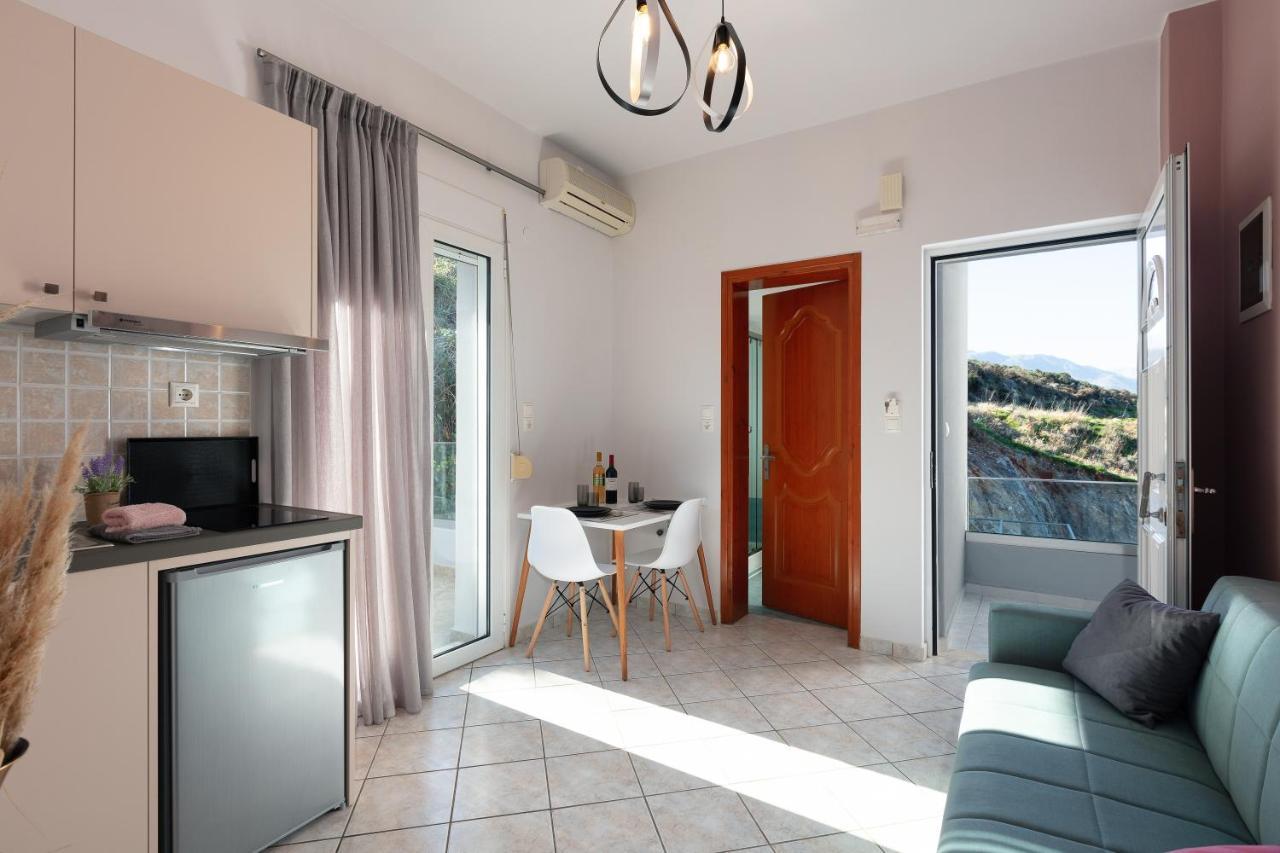 Pietra Di Mare Aparthotel Petres  Exterior foto