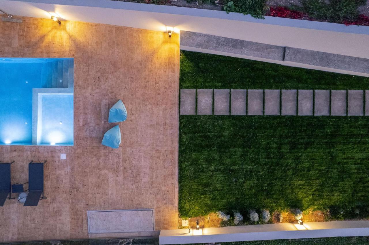Pietra Di Mare Aparthotel Petres  Exterior foto