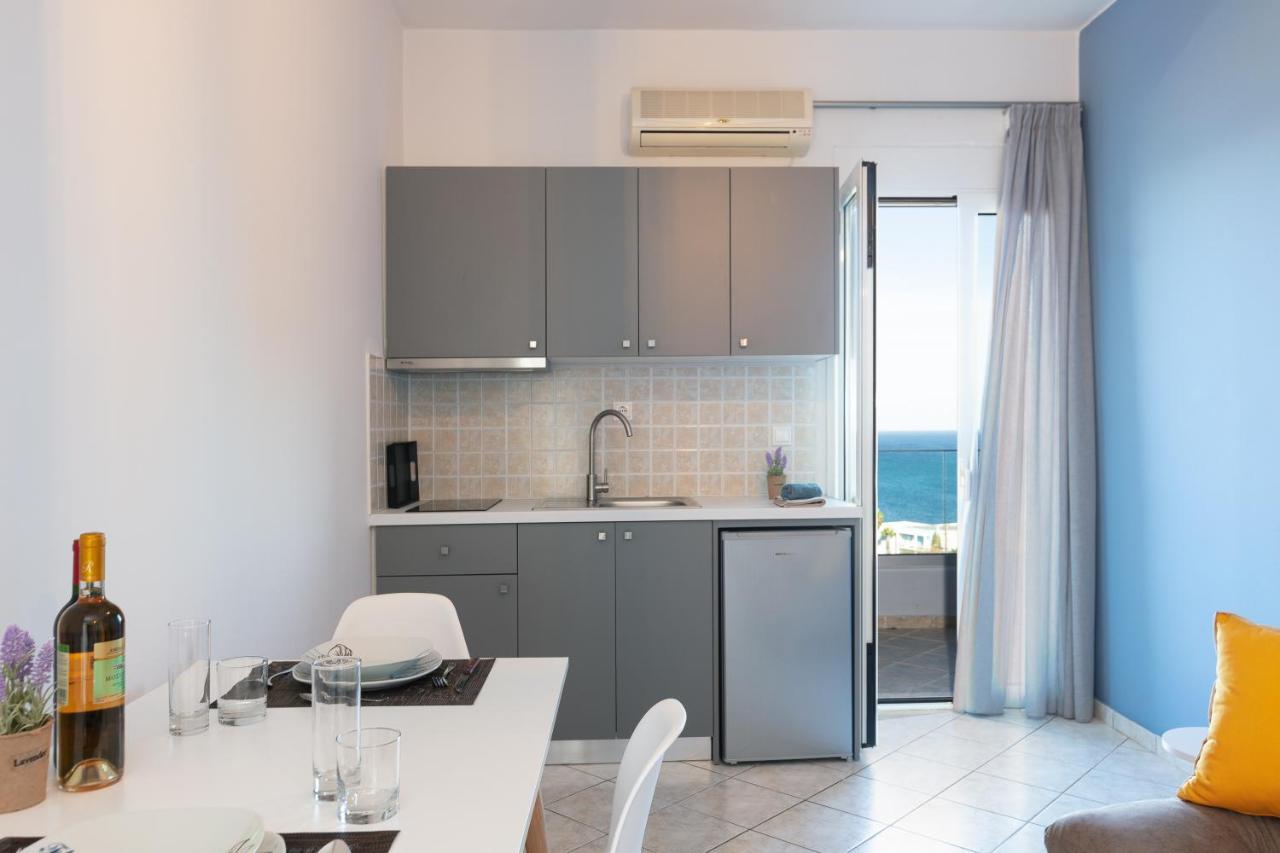 Pietra Di Mare Aparthotel Petres  Exterior foto