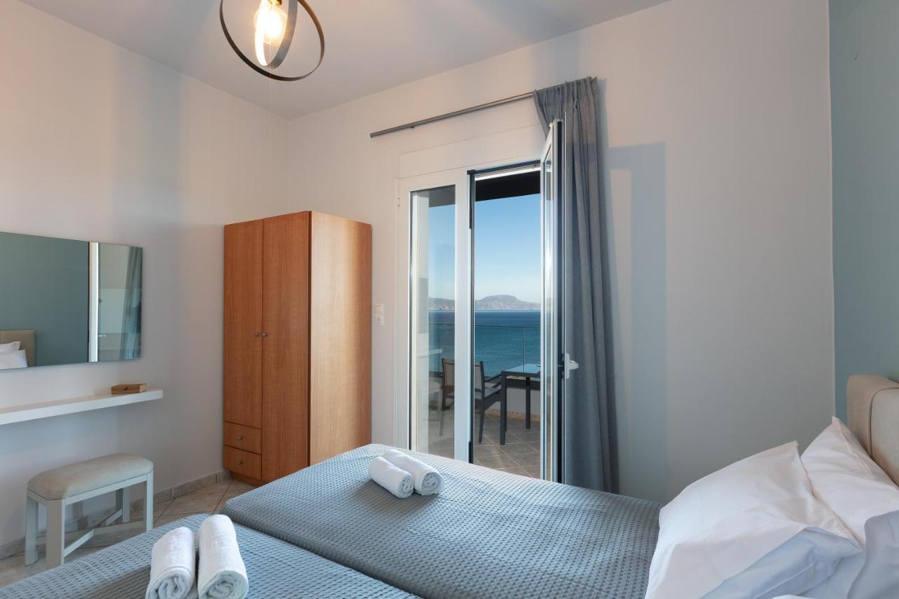 Pietra Di Mare Aparthotel Petres  Exterior foto