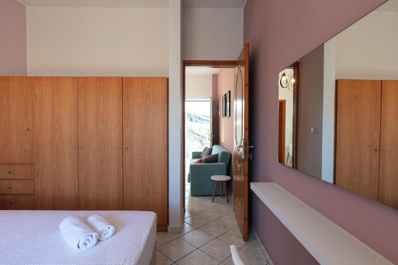 Pietra Di Mare Aparthotel Petres  Exterior foto